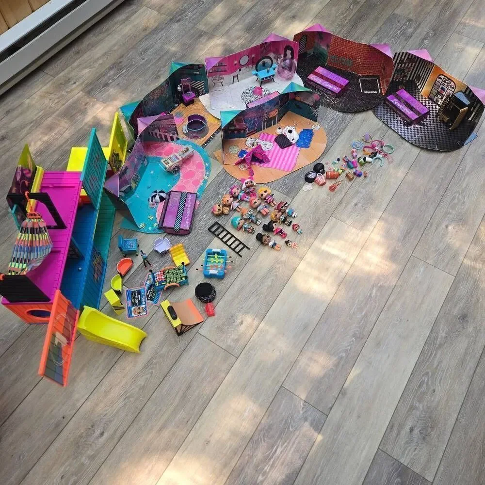 Huge LOL play sets dolls accessories etc
